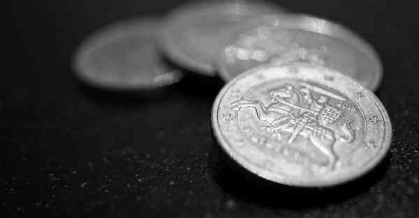 少年自己组装智能机器人 组装一批智能机器人