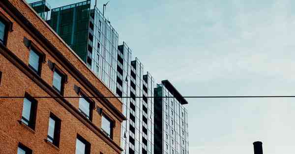 人工智能机器人和人谈恋爱