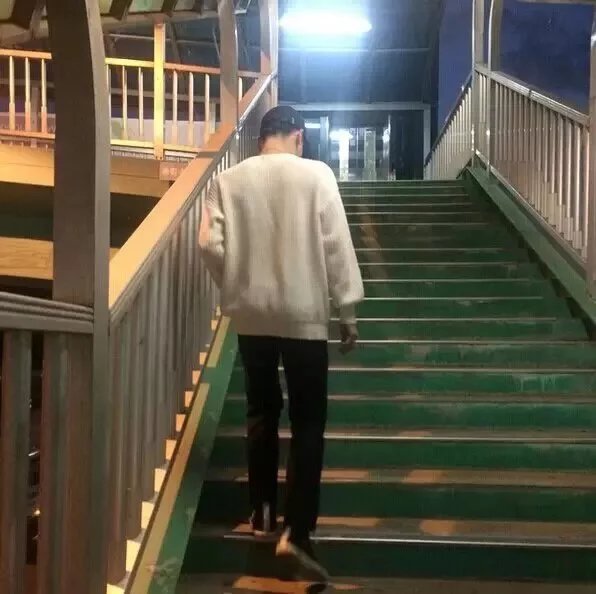 喻凝雄馥