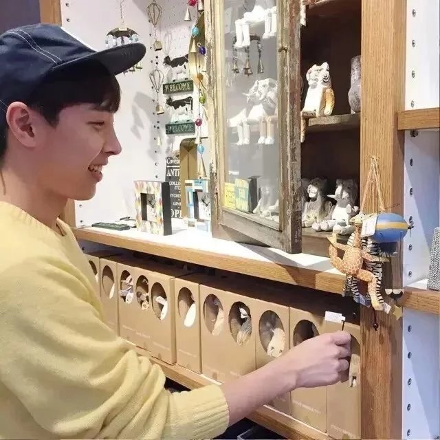 颜桂伦纨